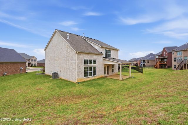 118 Charmwood Ct, Louisville, KY 40245