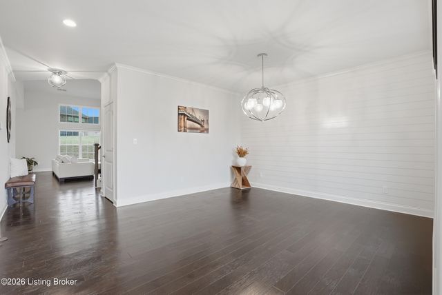 118 Charmwood Ct, Louisville, KY 40245