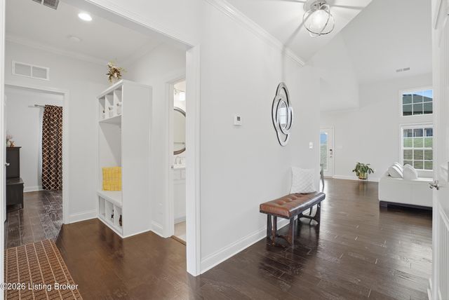 118 Charmwood Ct, Louisville, KY 40245