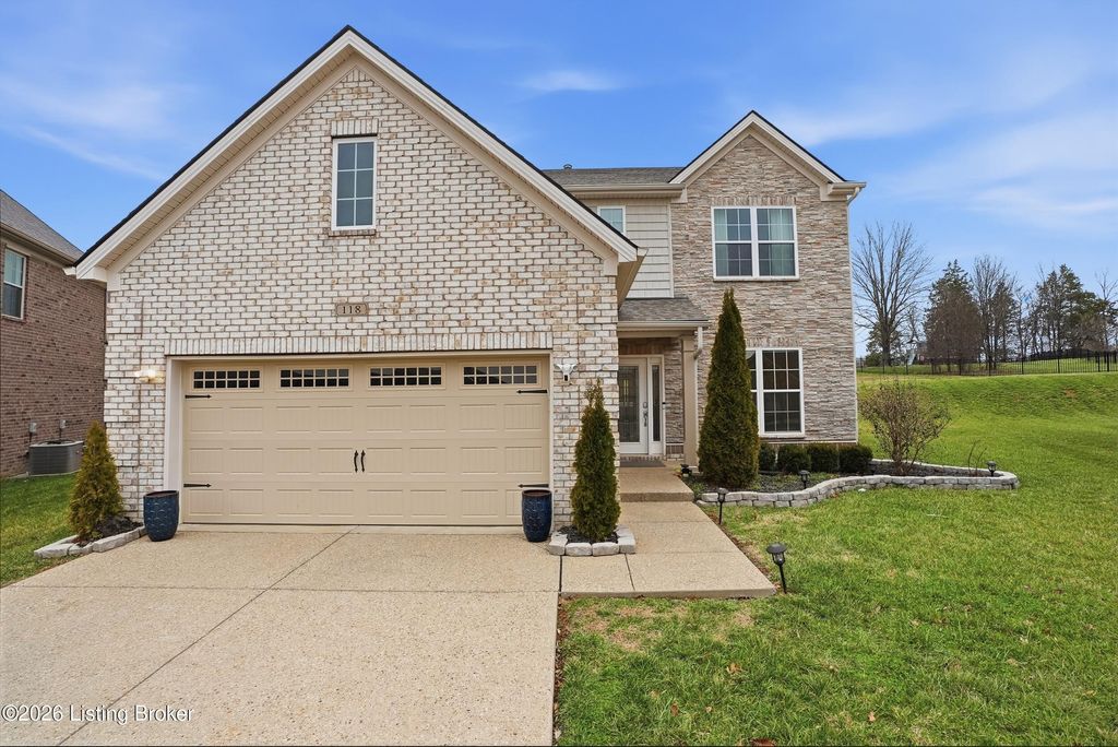 118 Charmwood Ct, Louisville, KY 40245