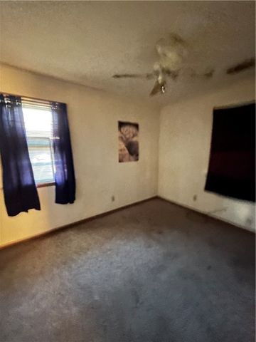 8810 Green Point Drive, Altus, AR 72821