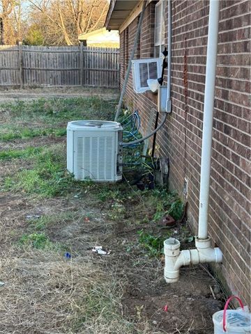 8810 Green Point Drive, Altus, AR 72821