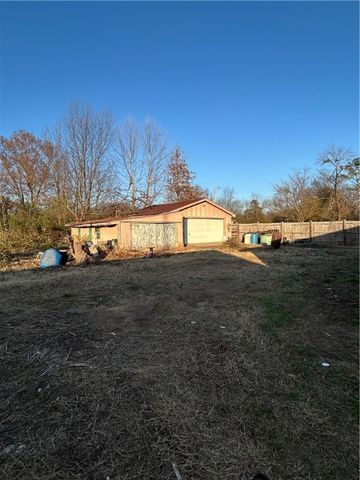 8810 Green Point Drive, Altus, AR 72821