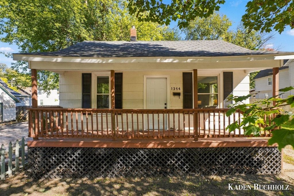 1344 Maude Avenue, Grand Rapids, MI 49505