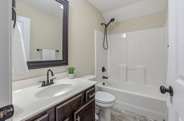 3304 TIMBER RUN DR, Columbia, MO 65203