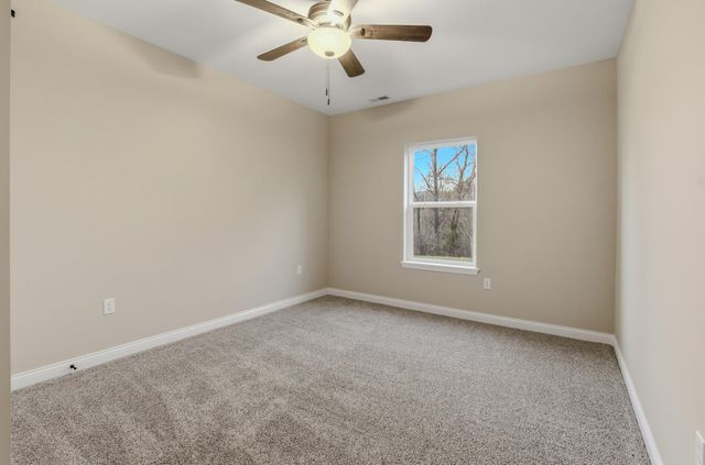 3304 TIMBER RUN DR, Columbia, MO 65203