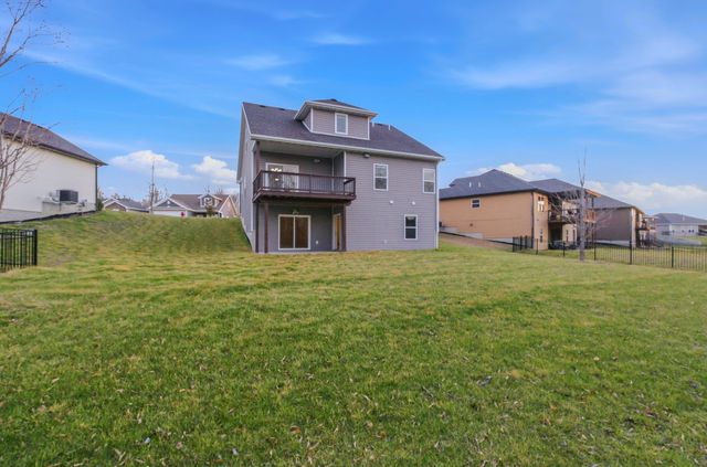 3304 TIMBER RUN DR, Columbia, MO 65203