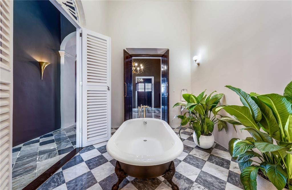 Image 13 of property listing at 254 NORZAGARAY STREET, San Juan, PR 00901