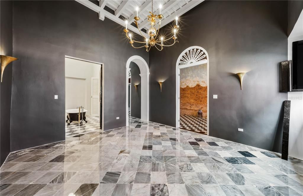 Image 14 of property listing at 254 NORZAGARAY STREET, San Juan, PR 00901