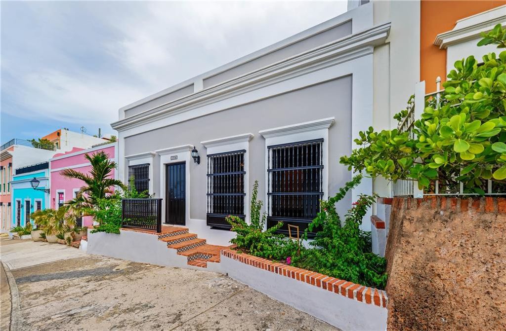 Image 2 of property listing at 254 NORZAGARAY STREET, San Juan, PR 00901