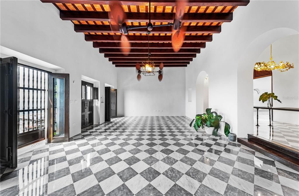 Image 4 of property listing at 254 NORZAGARAY STREET, San Juan, PR 00901