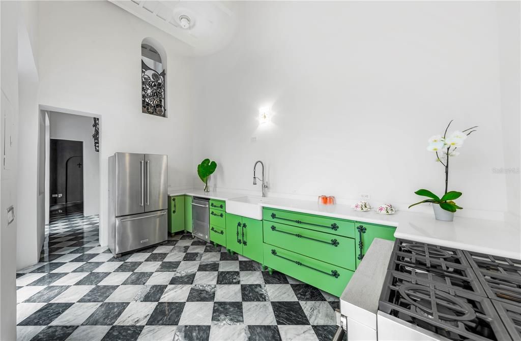 Image 7 of property listing at 254 NORZAGARAY STREET, San Juan, PR 00901