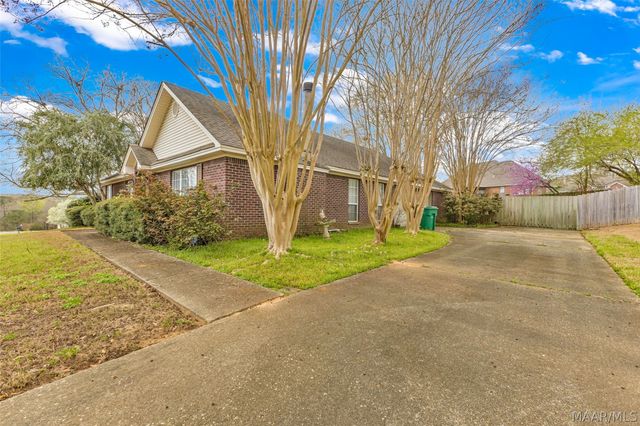 472 RICHFIELD Road, Deatsville, AL 36022