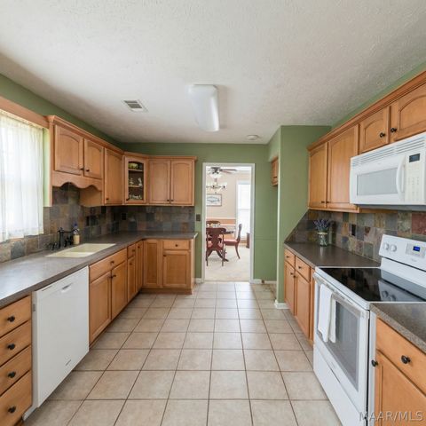 472 RICHFIELD Road, Deatsville, AL 36022