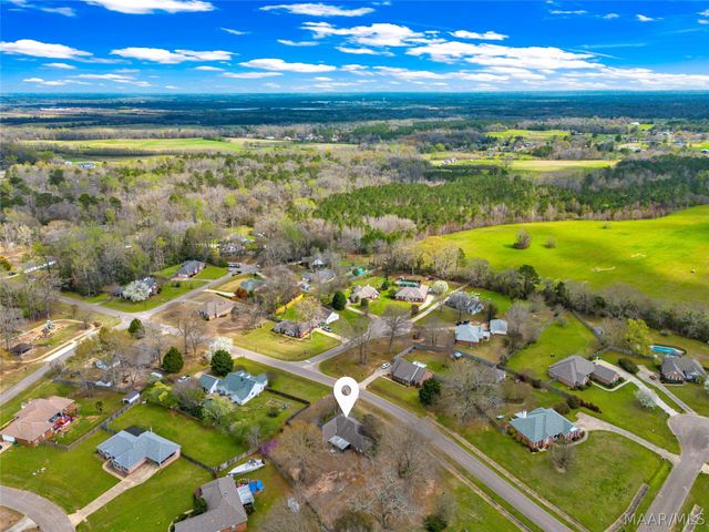 472 RICHFIELD Road, Deatsville, AL 36022