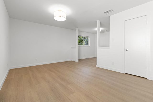 11131 Henge DR, Austin, TX 78759