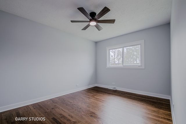 1212 N Wheeling Road, Mount Prospect, IL 60056