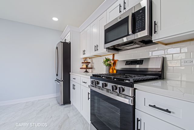 1212 N Wheeling Road, Mount Prospect, IL 60056