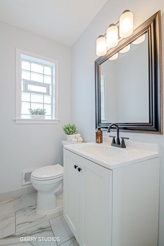 1212 N Wheeling Road, Mount Prospect, IL 60056