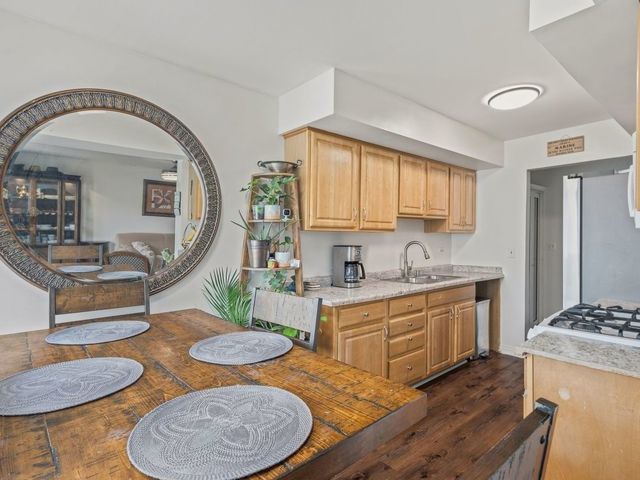 306 Milton Court B, Bloomingdale, IL 60108