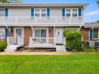 306 Milton Court B, Bloomingdale, IL 60108