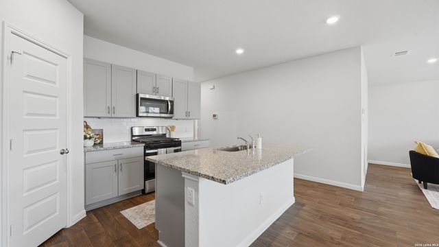 323 Elephants Ear, New Braunfels, TX 78130