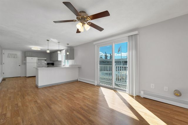 68 Kings Hwy Unit 27, Hampton, NH 03842