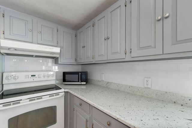 68 Kings Hwy Unit 27, Hampton, NH 03842