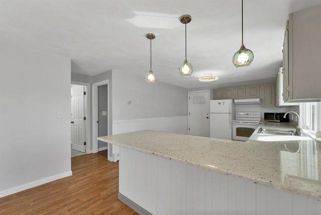 68 Kings Hwy Unit 27, Hampton, NH 03842