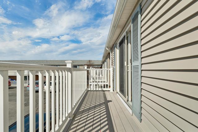 68 Kings Hwy Unit 27, Hampton, NH 03842