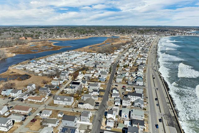 68 Kings Hwy Unit 27, Hampton, NH 03842