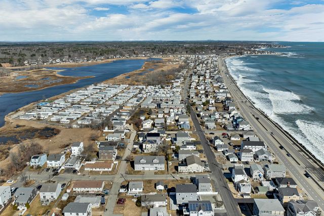 68 Kings Hwy Unit 27, Hampton, NH 03842