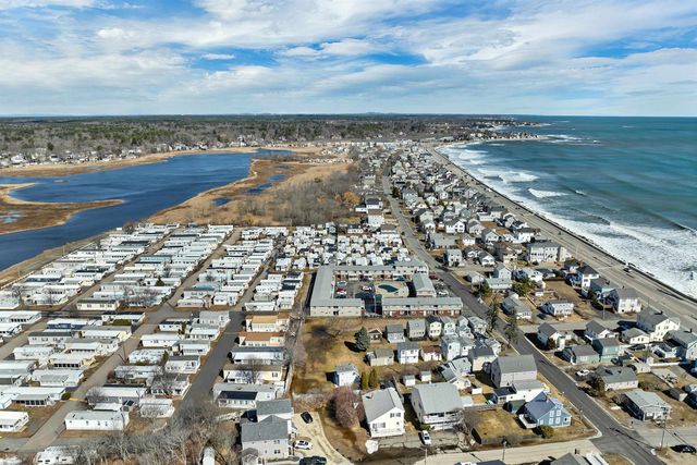 68 Kings Hwy Unit 27, Hampton, NH 03842