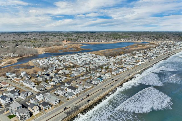 68 Kings Hwy Unit 27, Hampton, NH 03842