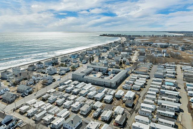 68 Kings Hwy Unit 27, Hampton, NH 03842