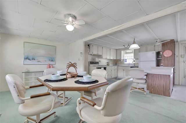 37 WILLIAM PENN WAY 13, Palm Harbor, FL 34684