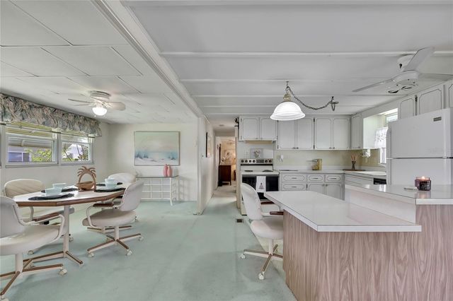 37 WILLIAM PENN WAY 13, Palm Harbor, FL 34684