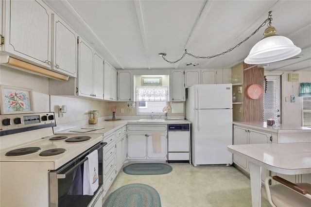 37 WILLIAM PENN WAY 13, Palm Harbor, FL 34684