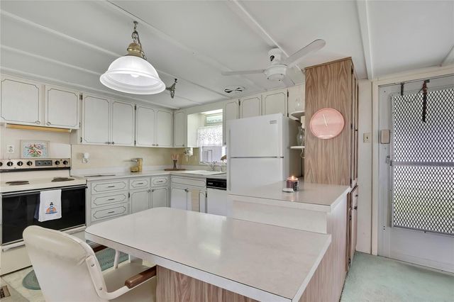 37 WILLIAM PENN WAY 13, Palm Harbor, FL 34684