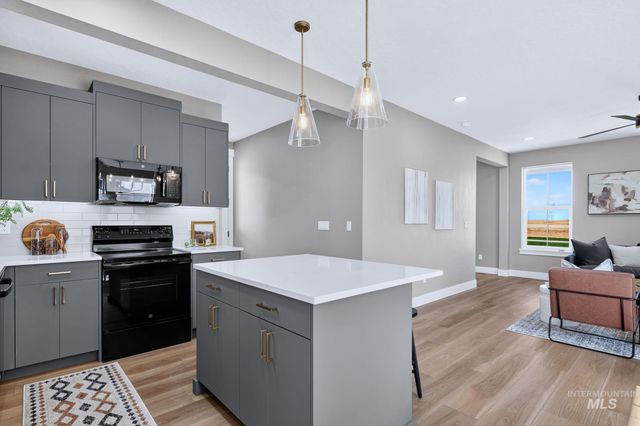 330 E Mayfield Springs Blvd, Boise, ID 83716