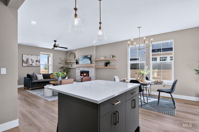 330 E Mayfield Springs Blvd, Boise, ID 83716