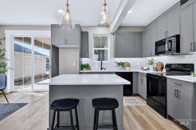 330 E Mayfield Springs Blvd, Boise, ID 83716