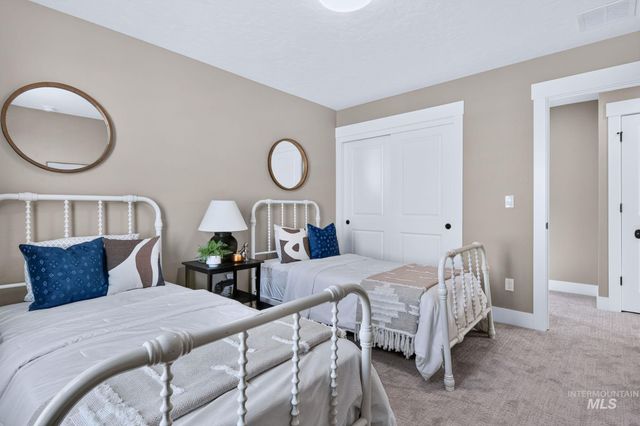 330 E Mayfield Springs Blvd, Boise, ID 83716