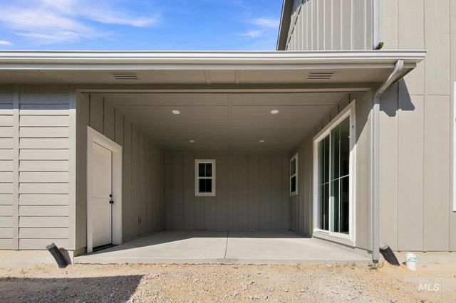 330 E Mayfield Springs Blvd, Boise, ID 83716