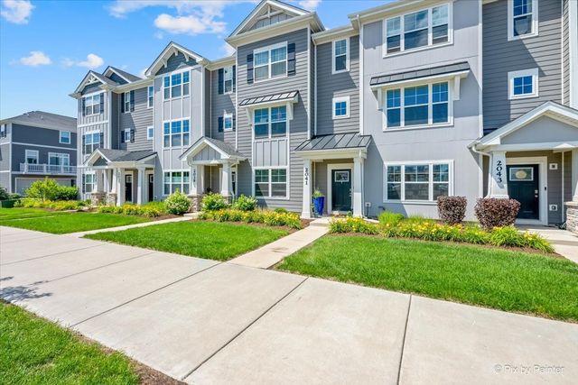 2041 Sequoia Avenue, Mundelein, IL 60060
