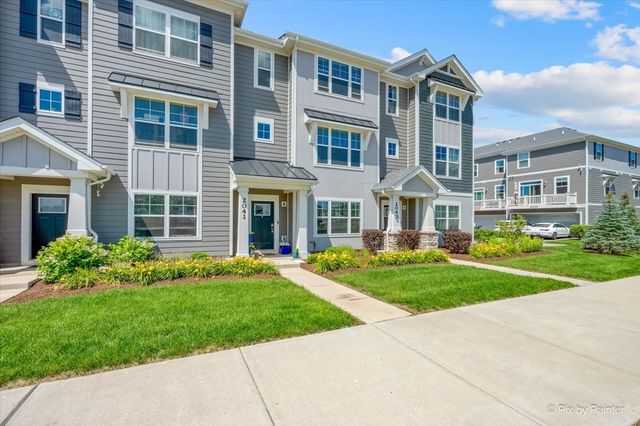 2041 Sequoia Avenue, Mundelein, IL 60060