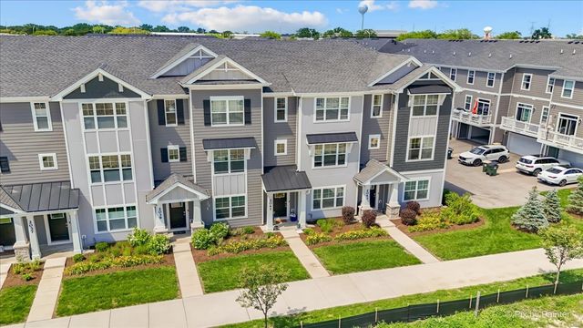 2041 Sequoia Avenue, Mundelein, IL 60060