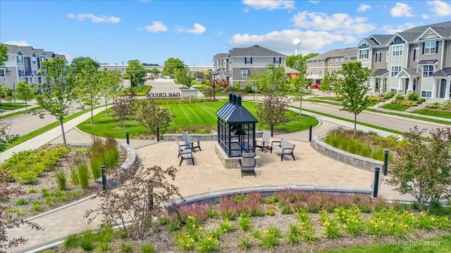 2041 Sequoia Avenue, Mundelein, IL 60060