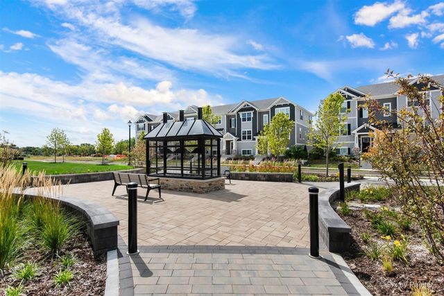 2041 Sequoia Avenue, Mundelein, IL 60060