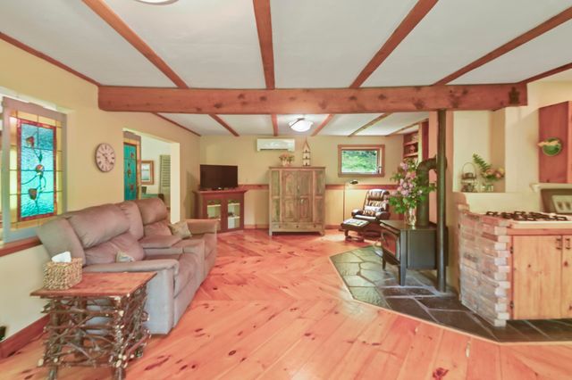 117 Barrett Hill Road, Wilton, NH 03086